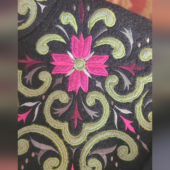 Icelantic Black Wool Jacket with Floral Embroidery - Picture 11 of 13